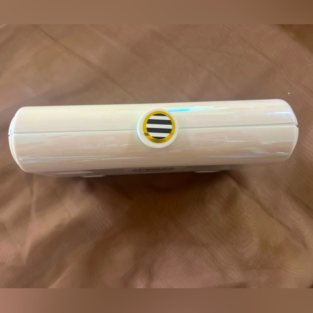 White Make Up Container - Picture 2 of 7